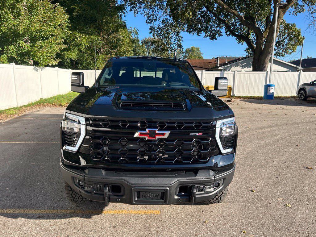Used 2025 Chevrolet Silverado 2500 ZR2 w/ ZR2 Bison Edition AWD/4WD image 5