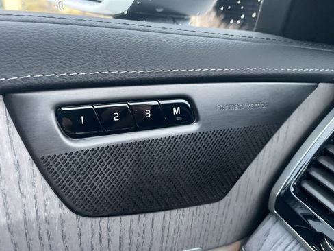 Certified 2024 Volvo XC90 B6 Ultimate image 30
