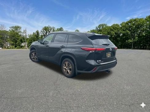 Used 2023 Toyota Highlander Bronze Edition AWD/4WD image 6