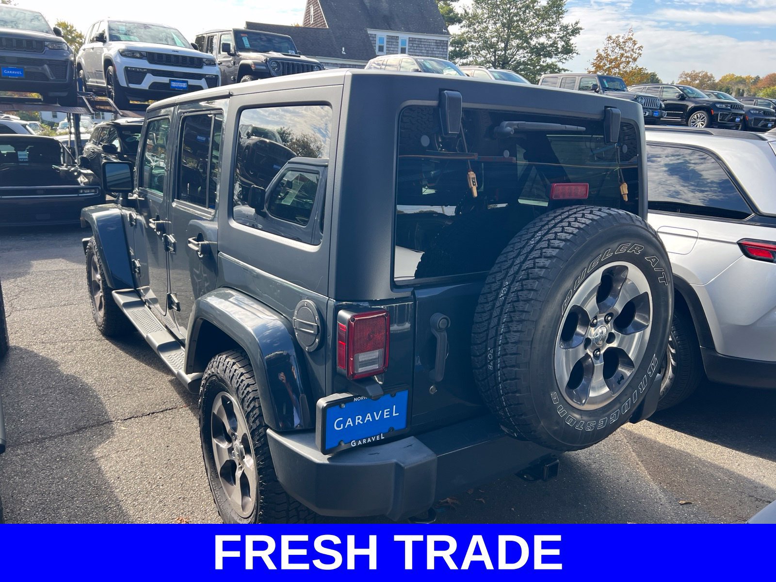 Used 2016 Jeep Wrangler Unlimited Sahara w/ Connectivity Group AWD/4WD image 5