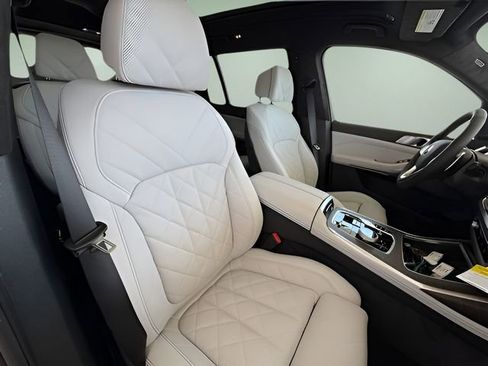 Used 2026 BMW X7 xDrive40i image 32