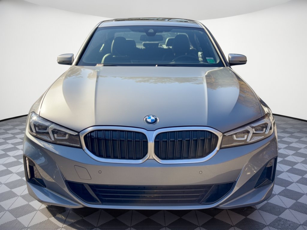 Used 2023 BMW 330i Sedan w/ Premium Package RWD image 6