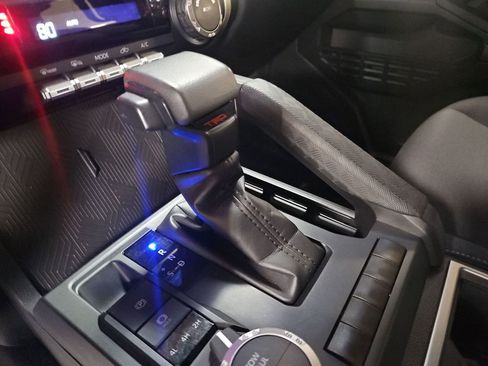 Used 2024 Toyota Tacoma TRD Sport image 23