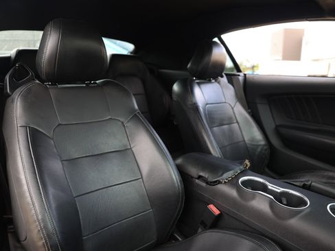 Used 2020 Ford Mustang Premium image 22