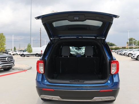 Used 2020 Ford Explorer XLT w/ Equipment Group 202A image 12