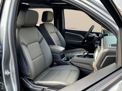 Used 2026 Chevrolet Colorado ZR2 w/ Technology Package image 22