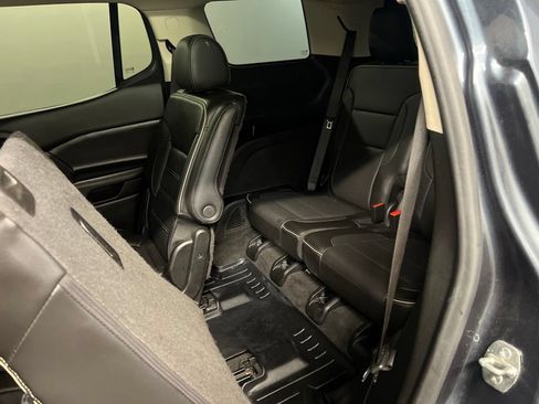 Used 2020 GMC Acadia Denali w/ Technology Package FWD image 27