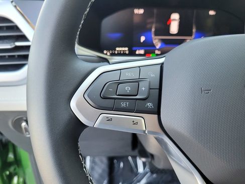 New 2026 Volkswagen Taos SE FWD image 22