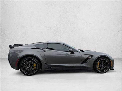 Used 2015 Chevrolet Corvette Z06 w/ 3LZ Preferred Equipment Group image 4