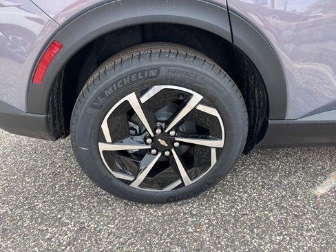 New 2026 Chevrolet Equinox EV LT image 9