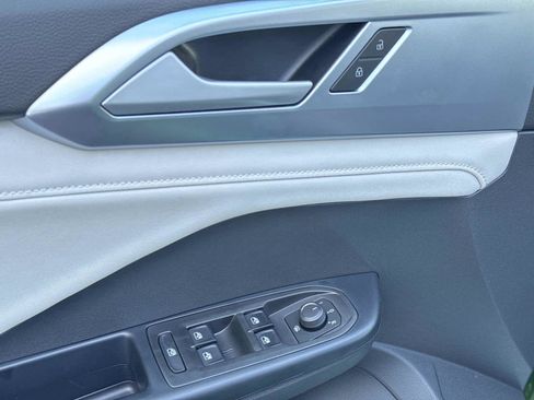 New 2026 Volkswagen Taos SE image 19