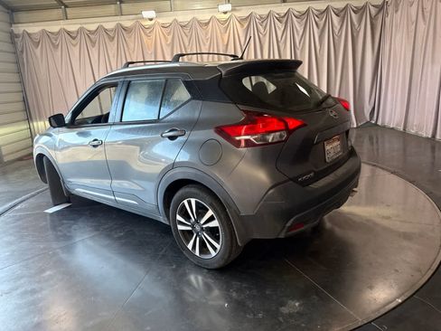 Used 2018 Nissan Kicks SR w/ Exterior Package FWD image 5