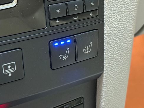 Used 2012 Mercedes-Benz E 350 E 350 image 30