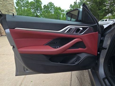 Used 2023 BMW i4 eDrive40 RWD image 9