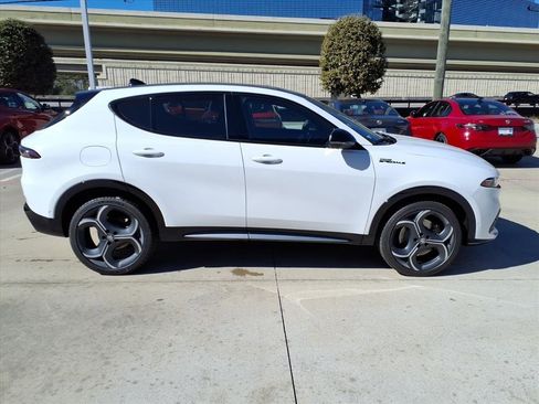 New 2026 Alfa Romeo Tonale w/ Active Assist Package image 5