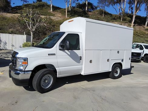 New 2026 Ford E-350 and Econoline 350 Super Duty w/ Power Equipment Group image 3