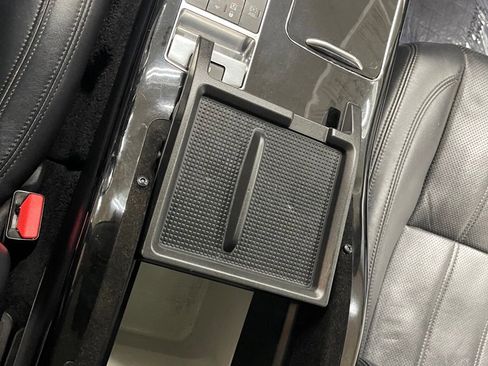 Used 2013 Land Rover Range Rover HSE image 38