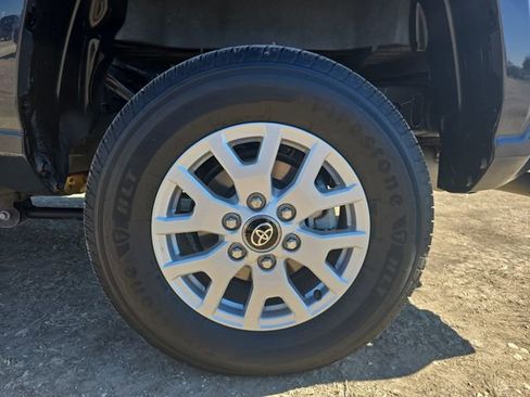 Used 2025 Toyota Tacoma SR5 image 31