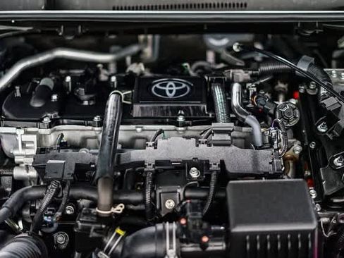 Certified 2025 Toyota Corolla SE image 30