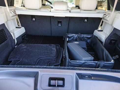 New 2026 Land Rover Range Rover Long Wheelbase SE image 27