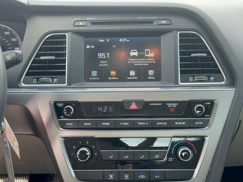Used 2016 Hyundai Sonata SE w/ Cargo Package FWD image 22