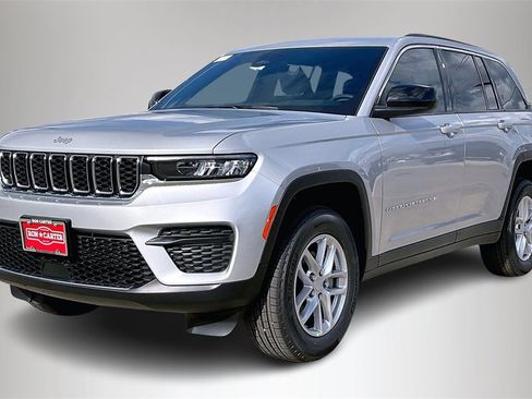 New 2025 Jeep Grand Cherokee Laredo X image 2