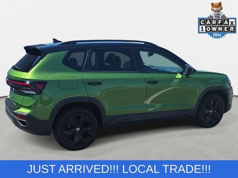 Used 2025 Volkswagen Taos SE FWD image 4