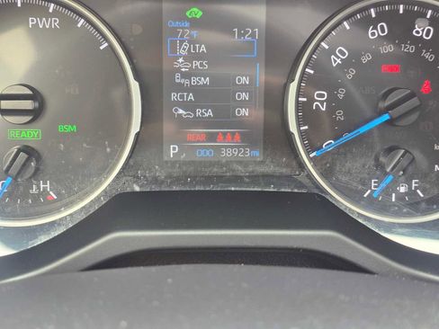 Used 2022 Toyota RAV4 XLE w/ Convenience Package AWD/4WD image 28