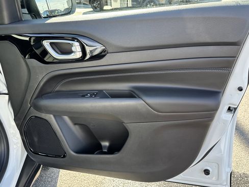 New 2026 Jeep Compass Limited image 19