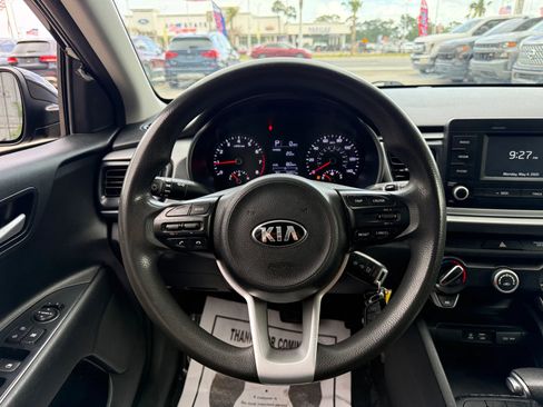 Used 2018 Kia Rio S image 9