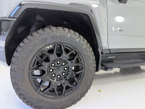 Used 2026 GMC Hummer EV 4x4 Crew Cab image 11