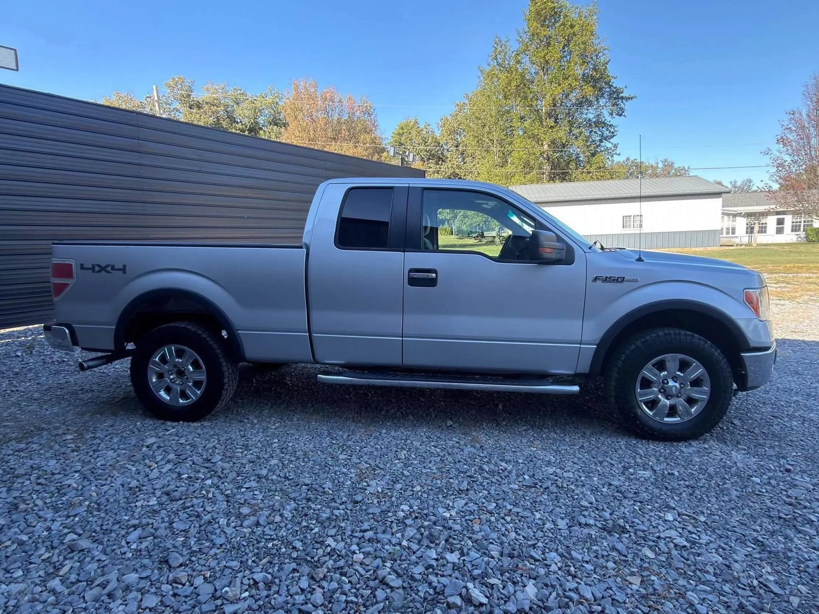 Used 2011 Ford F150 XLT w/ XLT Chrome Pkg AWD/4WD image 4