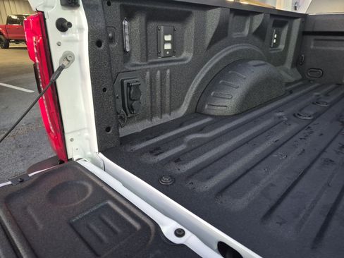 New 2026 Ford F250 Lariat w/ Black Appearance Package image 9