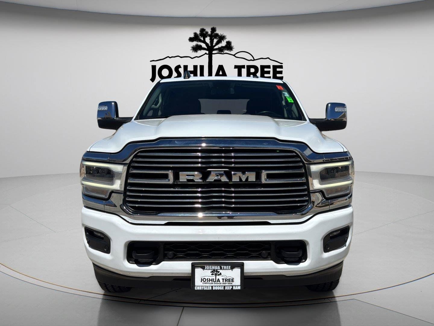 Used 2024 RAM 2500 Laramie AWD/4WD image 2