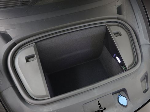 New 2026 Porsche Taycan 4 image 17