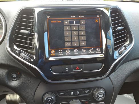 Used 2019 Jeep Cherokee Limited AWD/4WD image 28