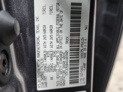 Used 2025 Toyota Tundra Limited AWD/4WD image 49