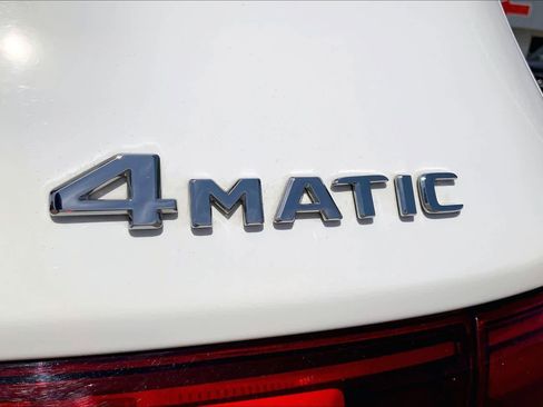 Used 2025 Mercedes-Benz GLB 250 4MATIC image 10