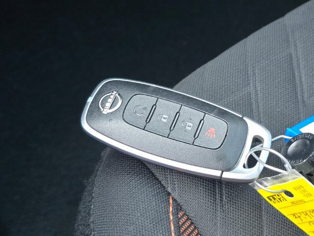Certified 2023 Nissan Kicks SR FWD image 20