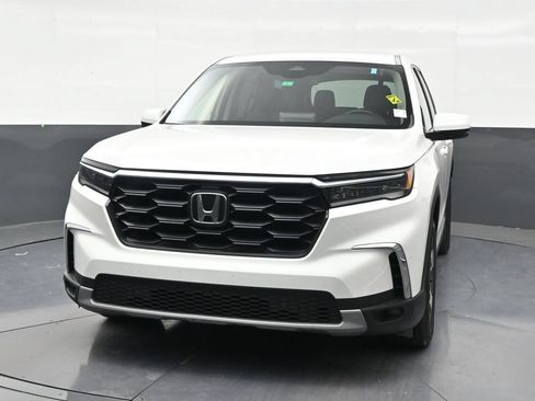 Used 2025 Honda Pilot EX-L image 8