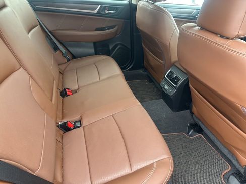 Used 2018 Subaru Outback 3.6R Touring image 8