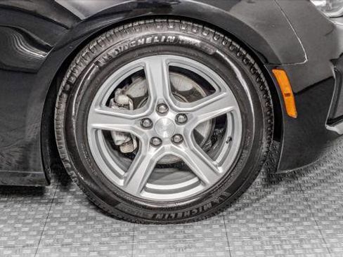 Used 2020 Chevrolet Camaro LT w/ Technology Package RWD image 30