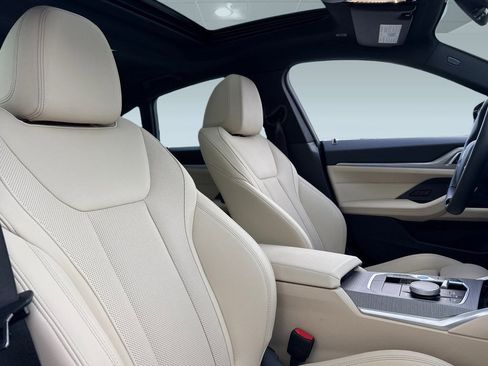 Used 2025 BMW i4 eDrive40 w/ Premium Package image 31