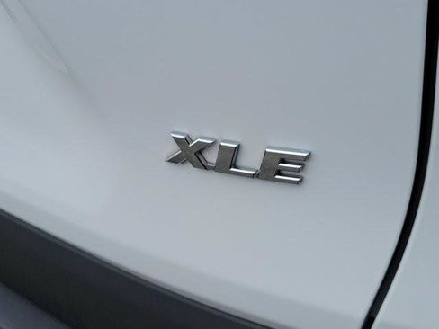 Used 2025 Toyota RAV4 XLE w/ Convenience Package FWD image 10
