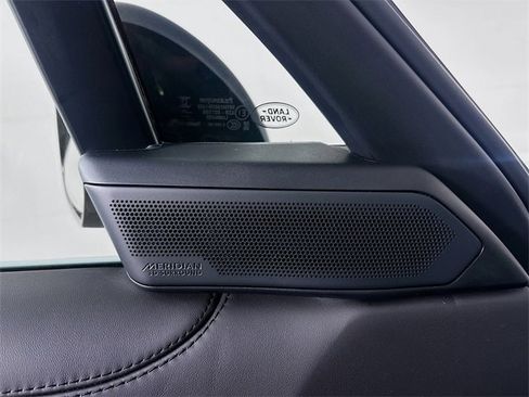 New 2025 Land Rover Range Rover SE image 21