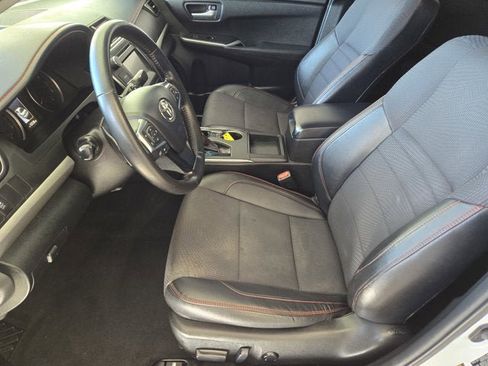 Used 2016 Toyota Camry SE image 18