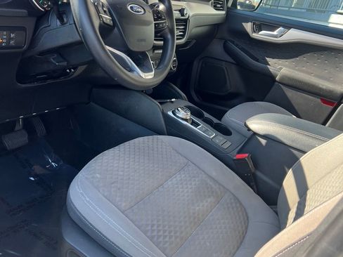 Used 2020 Ford Escape SE image 10