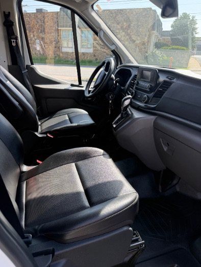 Used 2022 Ford Transit 350 DRW RWD image 8