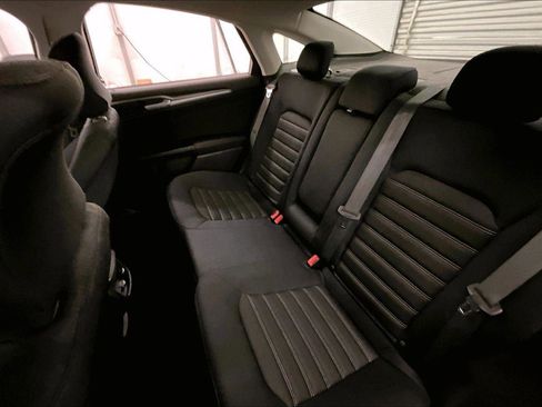 Used 2015 Ford Fusion SE image 26