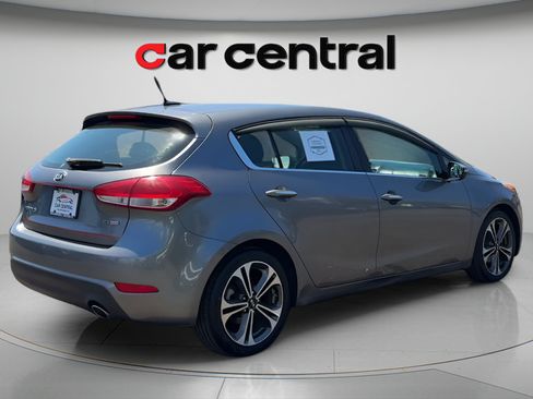 Used 2016 Kia Forte EX FWD image 5